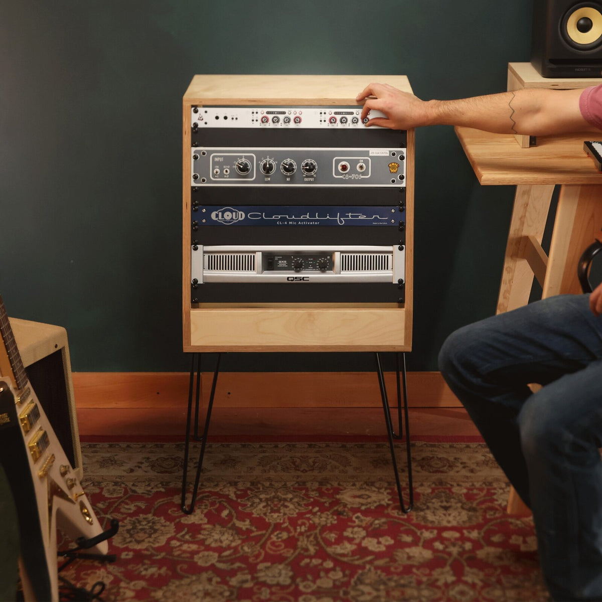 10U Natural angled studio rack on 16 inch hairpin legs
