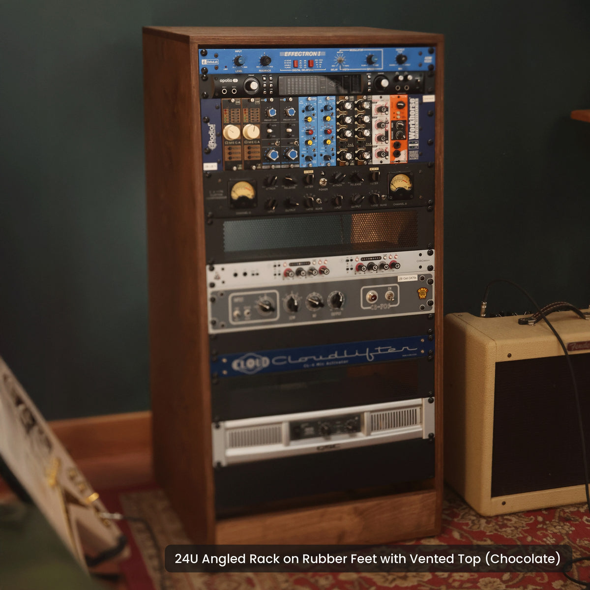 Angled Rack on Rubber Feet